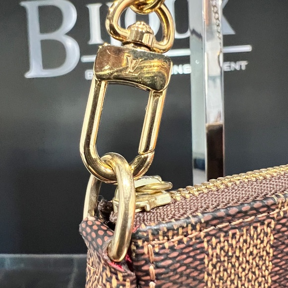 Louis Vuitton Mini Pochette Accessories - Picture 7 of 9